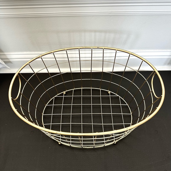 Gold Oval Wire Baskets - Picture 2 of 2
